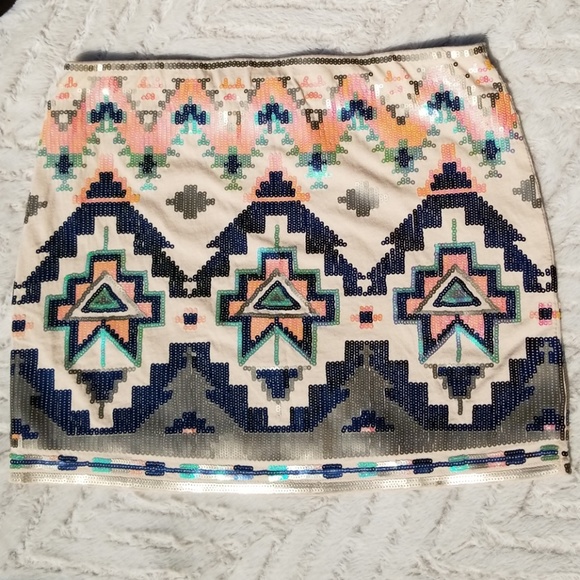 NEW! Express Seqiun Aztec Mini Skirt - Picture 3 of 6